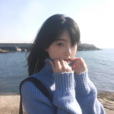 挥着翅膀的女孩